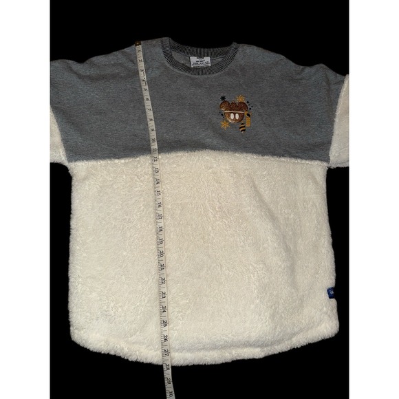 Disney Spirit Jersey Adult Medium White Gray Epcot Festival Of The Holidays 2023 - Picture 8 of 11